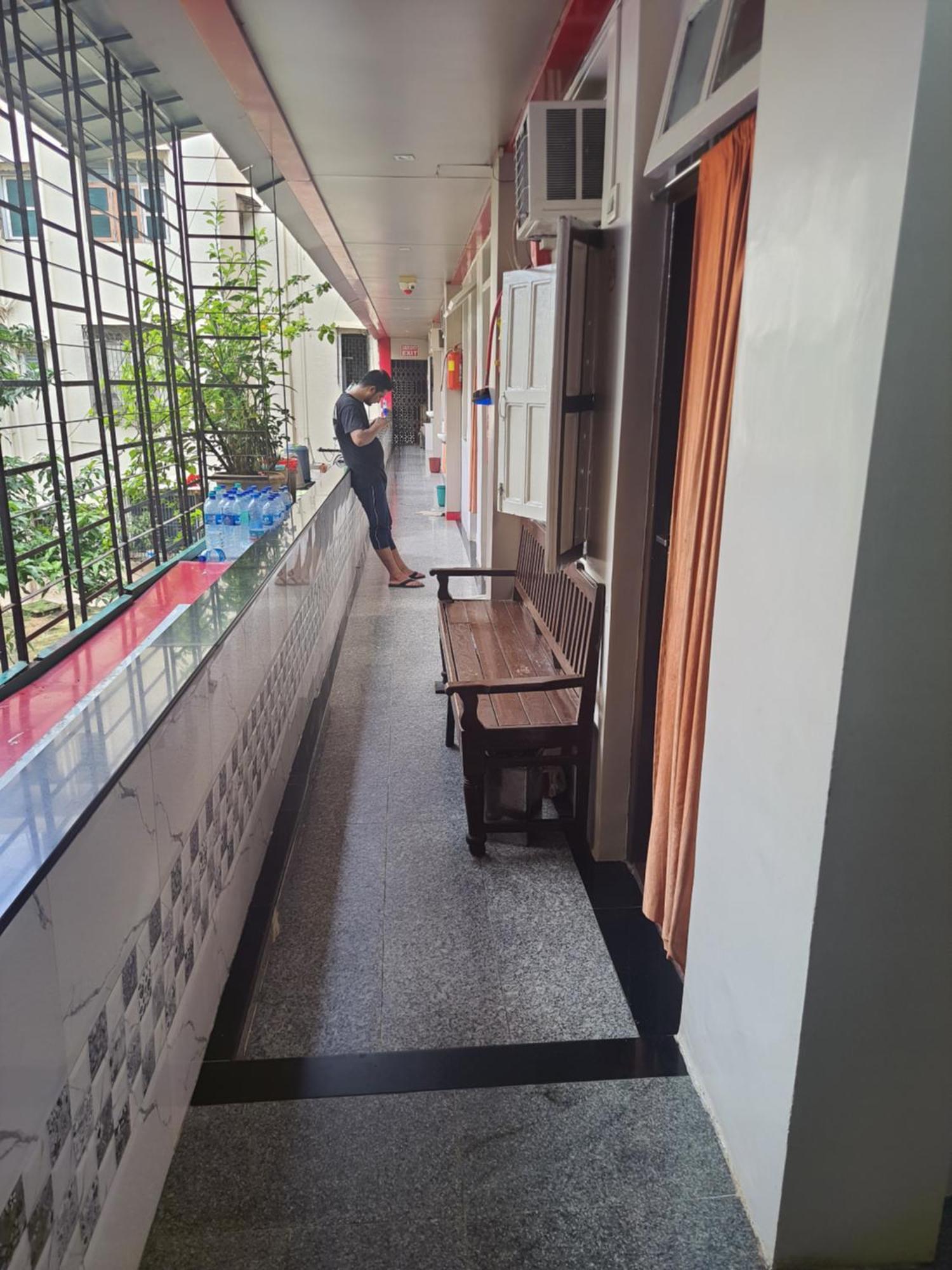 Ram Niwas Hotel - Mumbai — Photos 2